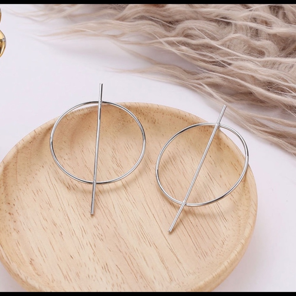 FREE❗️WITH BUNDLE❗️ Black Geometric Big Circle Earrings Silver/Black/Gold NWT - Picture 7 of 8